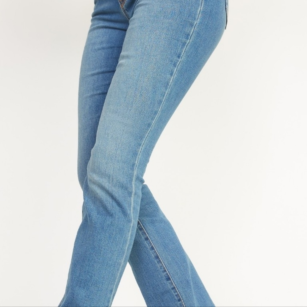NWT Women's Old Navy Kicker Boot Cut Jeans Size 6 Long